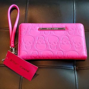 NWT Betsey Johnson Pink Skull Wallet Wristlet